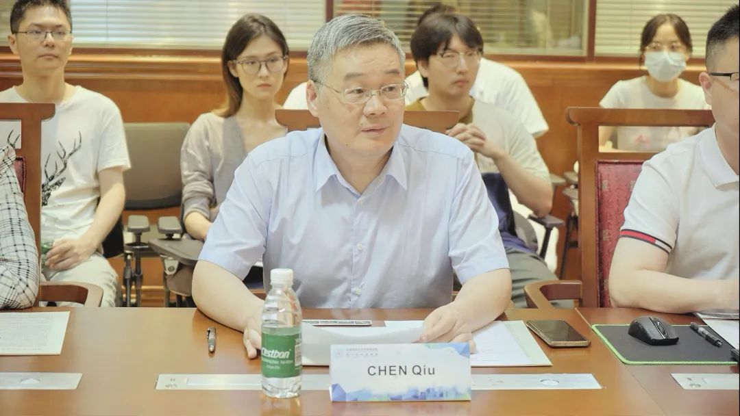说明: 1